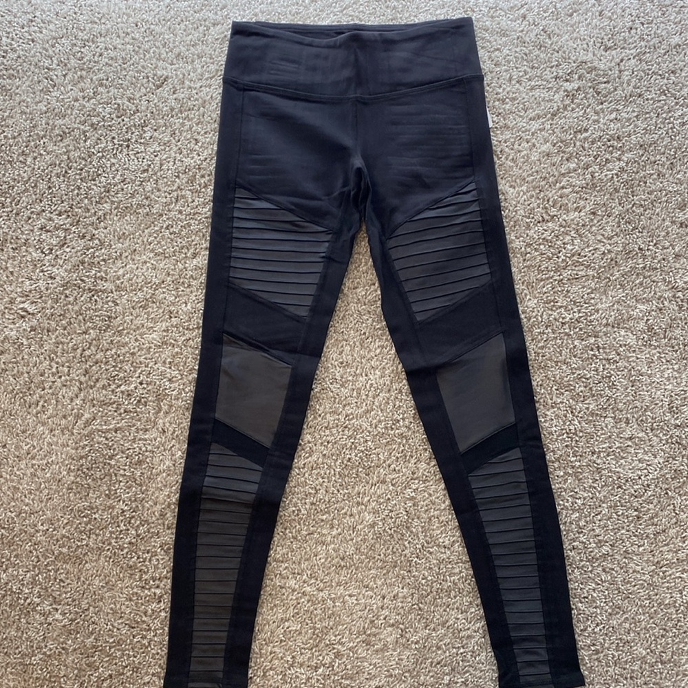 ALO Yoga Moto Leggings Black.  Size XS. BNWT